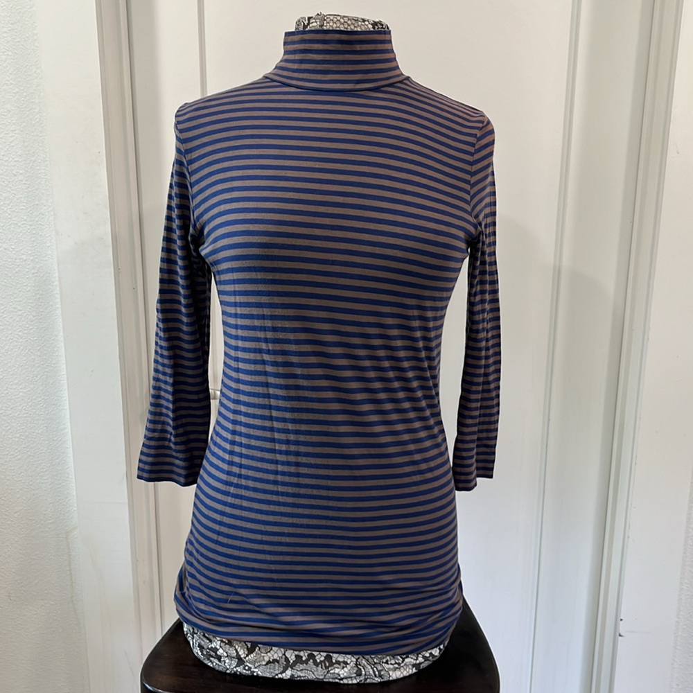 Demylee stretch mock turtleneck top
